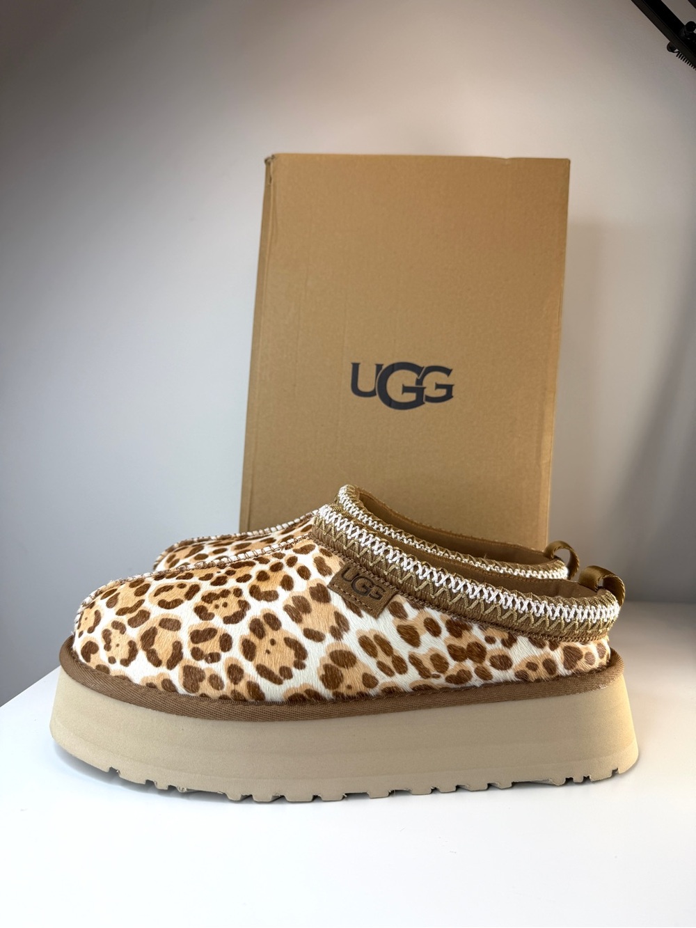 UGG Tazz Plains Leopard Print Slippers Felicity Leopard Jasmine Size 8 / 10 NEW - Picture 5 of 16